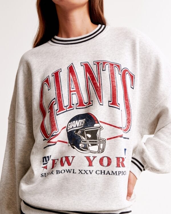 New York Giants Graphic Oversized Sunday Women Sweatshirt Crew AMCWSS0004 - Image 2