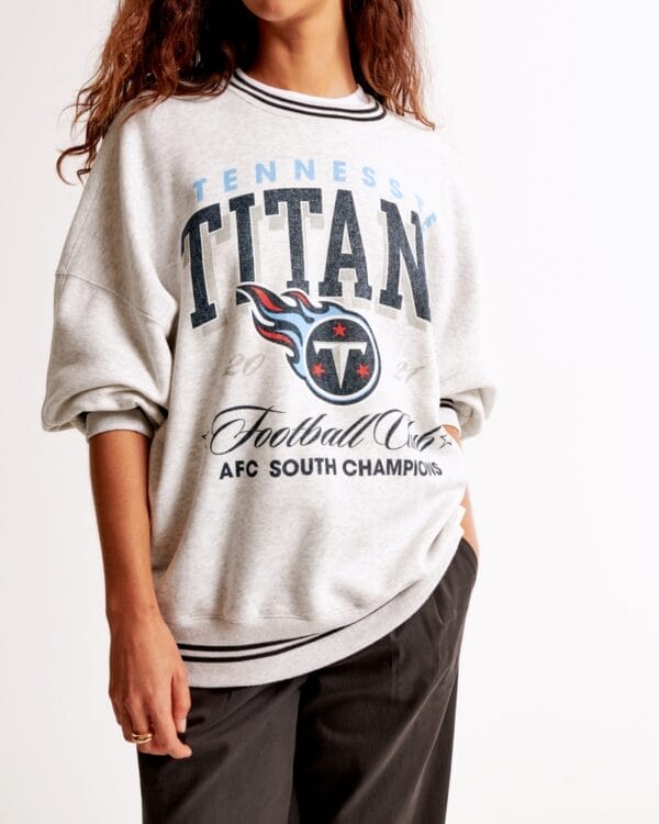 Tennessee Titans Graphic Oversized Sunday Women Sweatshirt Crew AMCWSS0005 - Image 2