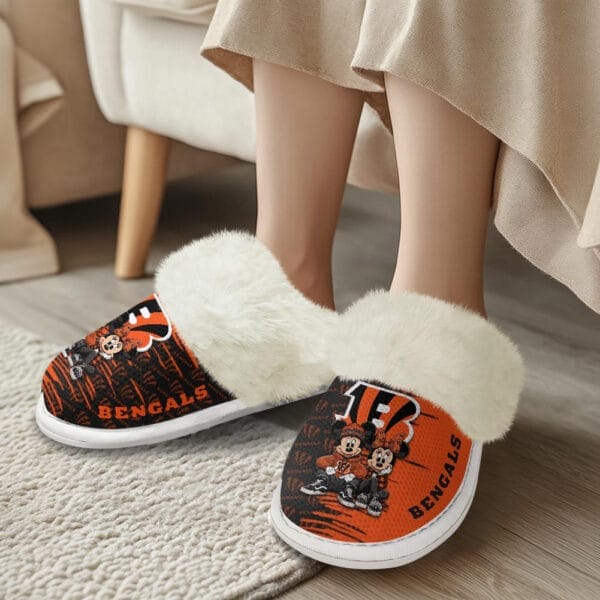 Cincinnati Bengals Winter Comfy Cotton Fuzzy Slippers AMCFSL000011 - Image 2