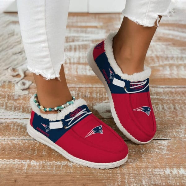 New England Patriots Fuzzy Dude Shoes Winter Collection AMCFDUDE000054