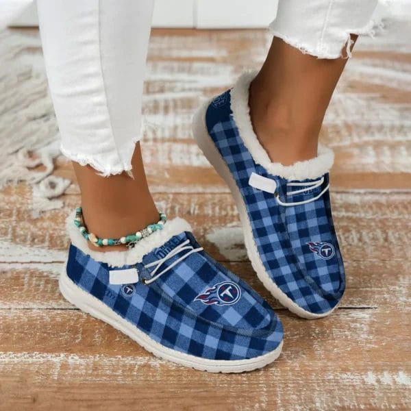 Tennessee Titans Fuzzy Dude Shoes Winter Collection AMCFDUDE000095